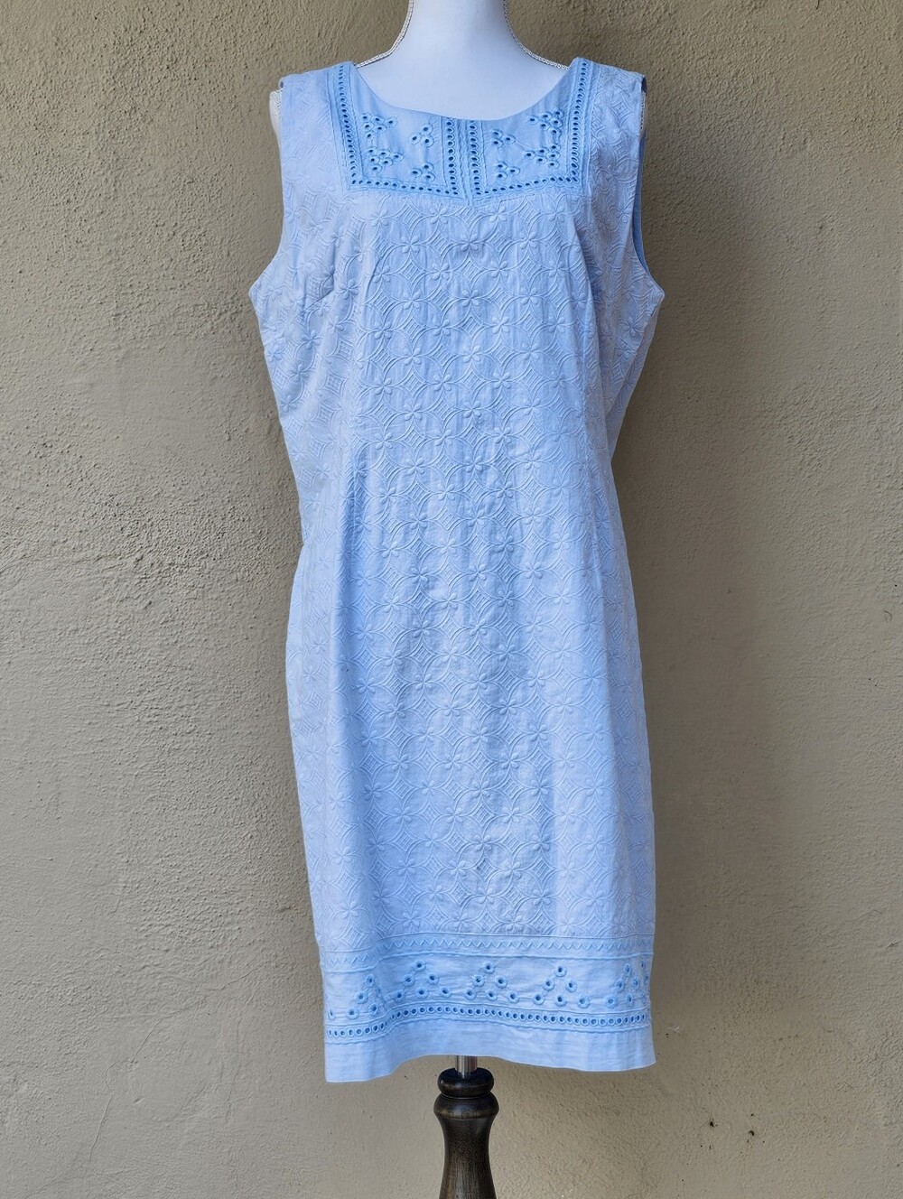 Talbits Powder Blue Embroidered Eyelet Sheath Dress W/ A Square Neckline Sz 14